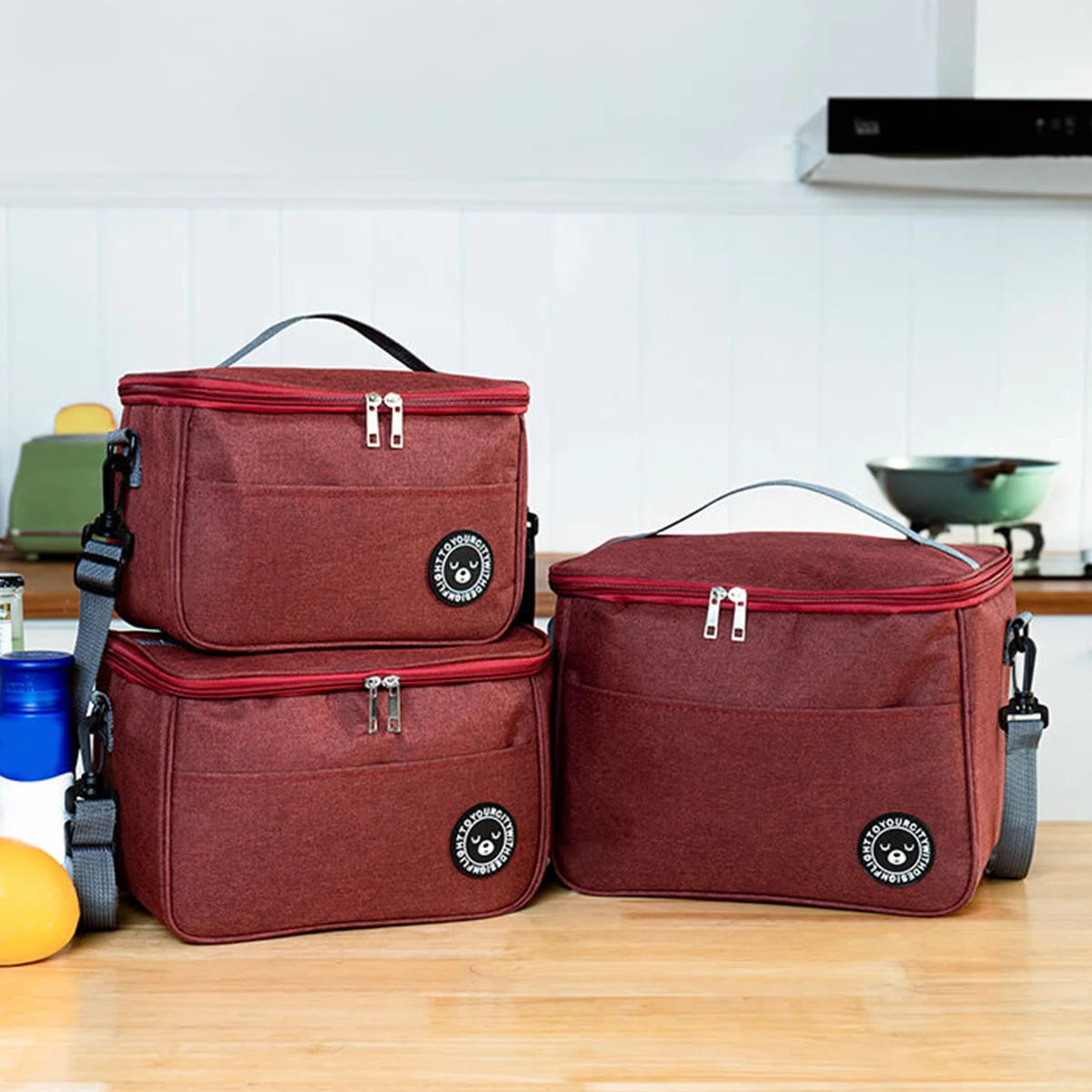 insulated and waterproof lunch bag