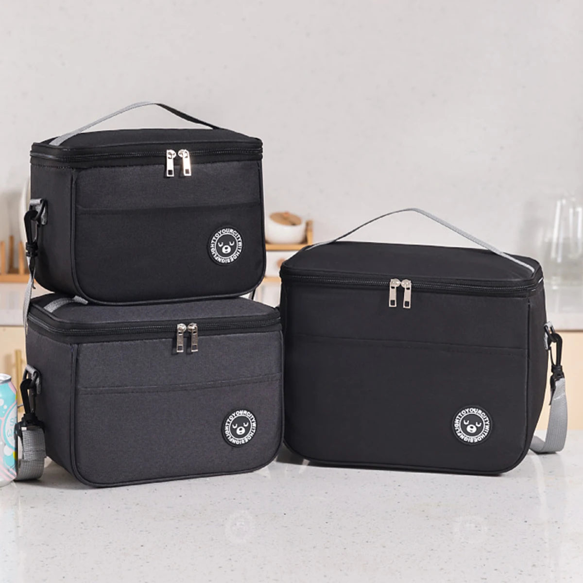 insulated and waterproof lunch bag