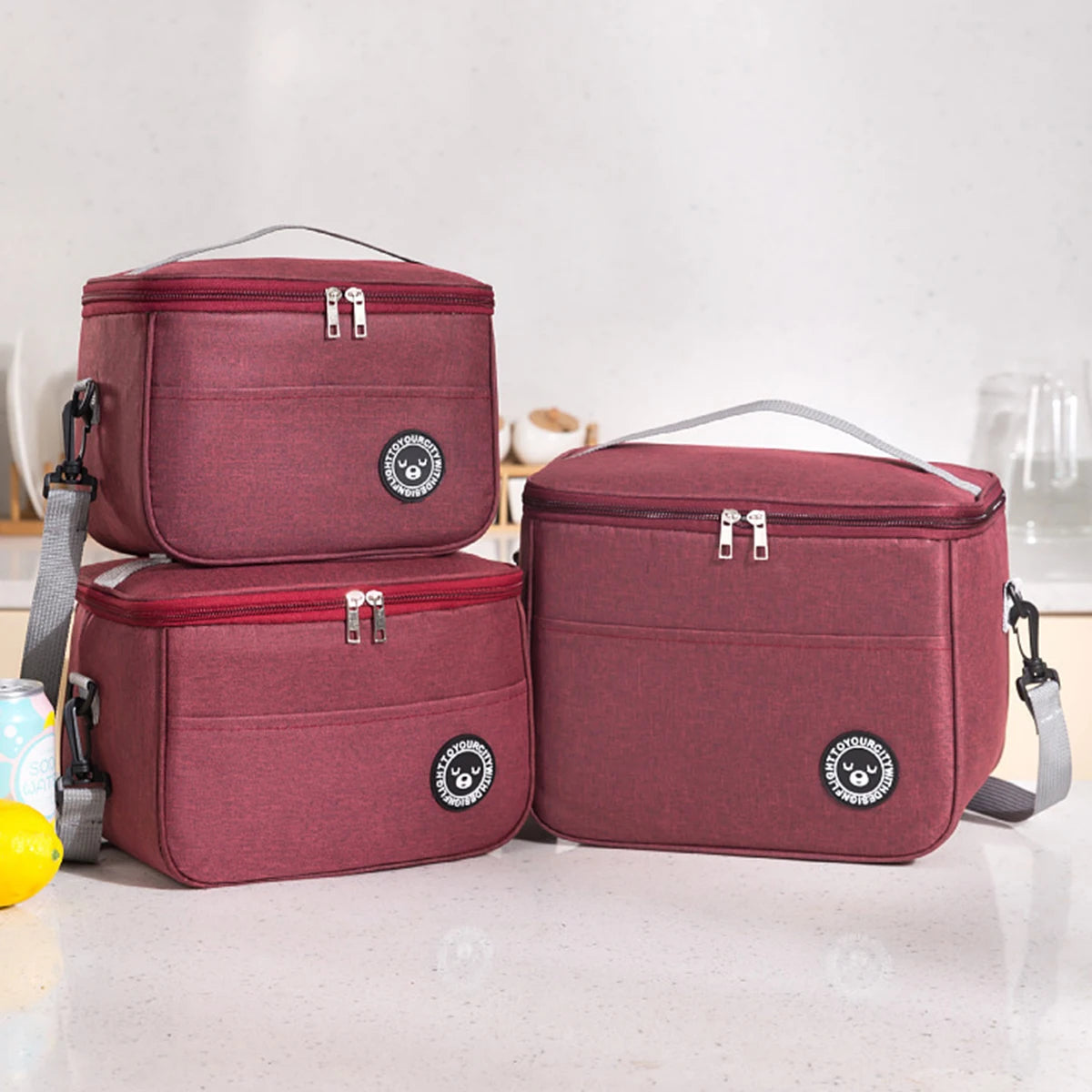 insulated and waterproof lunch bag