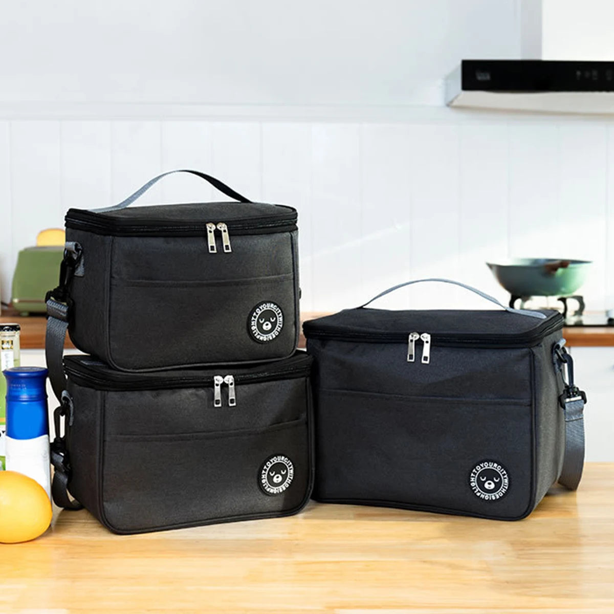 insulated and waterproof lunch bag