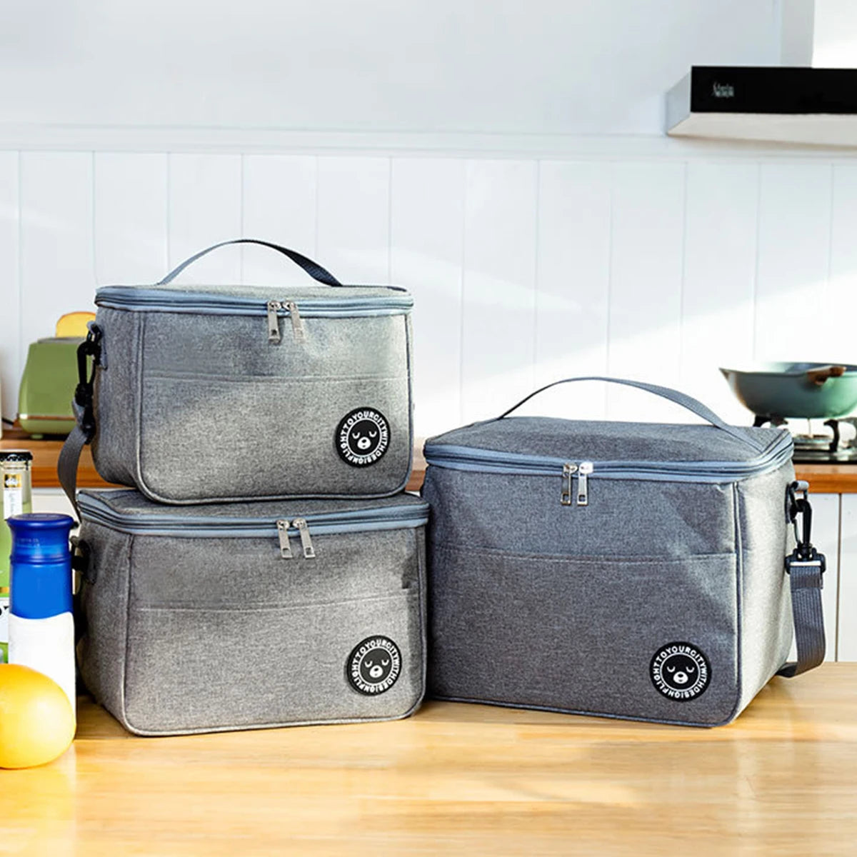 insulated and waterproof lunch bag